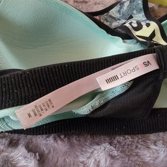 Victoria's Secret Sports Bra - Picture 3 of 4